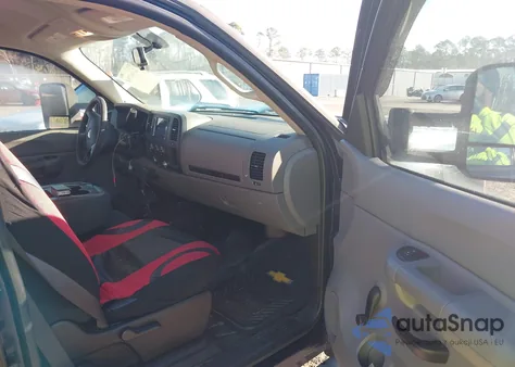 2008 Chevrolet Silverado 1500 Work Truck from USA, damaged, VIN 2GCEK19C881132877